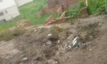 Imagem 2: 2 terreno em 1 com documento com areia construída foto