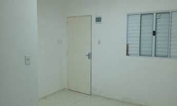 Imagem 2: Quarto independente com banheiro privativo e lavanderia