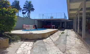 Imagem 3: Casa de condomínio para venda possui 500 metros quadrados com 6 quartos