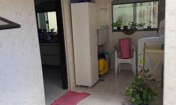 Imagem 2: Sobrado com comércio