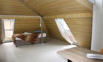 Imagem 5: Linda Kitnet com Mezanino no Pantanal/ Só Mulheres Florianópolis - SC