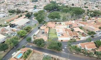 Imagem 2: TERRENO AMPLO E PLANO 405 m²