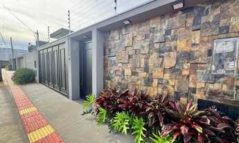 Imagem 2: CASA ESPETACULAR A 1 MINUTO DO LAGO DO AMOR