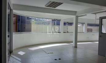 Imagem: Casa Comercial à venda, 7 quartos, 3 suítes