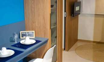 Imagem 5: Quarto e sala no House Ondina, 1 Quarto, 22.5 m² - Salvador/BA