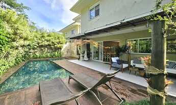 Imagem 2: Sobrado a 100 metros do mar para venda com 5 suítes piscina e sauna - Condomínio fechado e