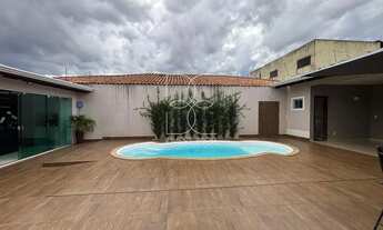 Imagem 5: Imóvel para venda possui 350 metros quadrados com 4 quartos