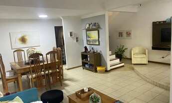Imagem: Casa triplex dentro de condomínio R$450.000