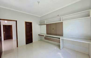 Imagem 5: Blue Maison - 3 Quartos sendo um Suíte Próximo a Nova Moaçara