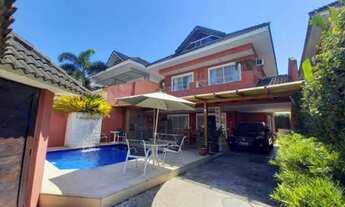 Imagem 2: Casa de condomínio para venda com 270 metros quadrados com 7 quartos