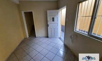 Imagem 2: Casa com 1 dormitório para alugar, 45 m² por R$ 650,00/mês - Barreto - Niterói/RJ