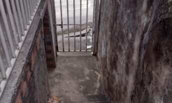 Imagem 2: VENDO CASA Casa com 4 dormitórios