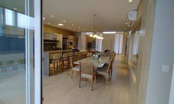 Imagem 6: Linda Casa com fundo lago em localização privilegiada, próxima a estrutura de lazer do con