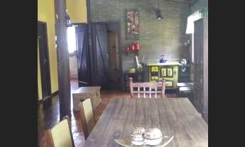 Imagem 6: Lindo sítio medindo de 1680m2, com belo jardim gramado, pomar com diversas árvores frutífe