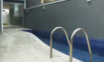 Imagem 4: Casa de condomínio para venda possui 285 metros quadrados com 5 quartos