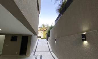 Imagem 3: Maravilhosa casa no melhor condomínio de Alphaville venda possui 750 metros com 5 Suítes