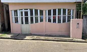 Imagem: Casa, com 2 quarto um banheiro uma cozinha