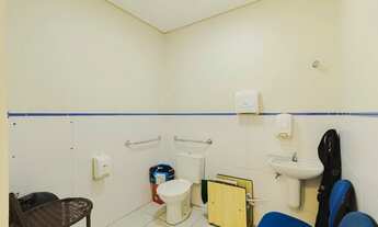 Imagem 4: Casa comercial adequado para Clinica com 9 salas e 7 banheiros pronta para Instalação