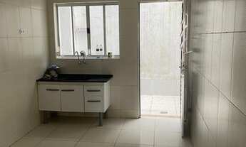 Imagem 3: Casa para aluguel possui 50 metros quadrados com 2 quartos em Vila Bertioga - São Paulo