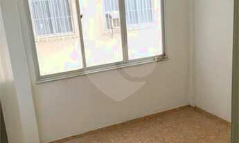 Imagem 3: Bom apartamento vazio e muito bem localizado [VP