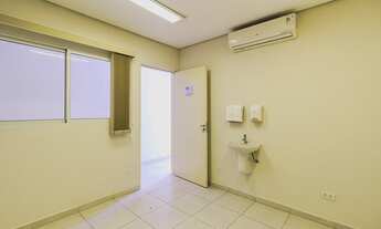 Imagem 3: Casa comercial adequado para Clinica com 9 salas e 7 banheiros pronta para Instalação