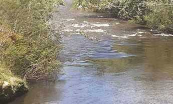 Imagem 7: Sitio aconchegante a margem do rio cipó com casa de dois andares!