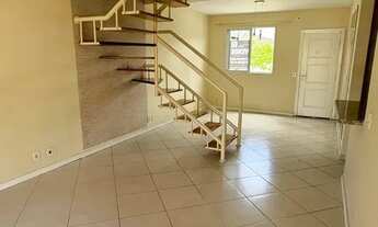 Imagem 2: Casa 3qts-Um Banheiro- Toda montada-2Vgs- Condomínio Parque dos passaros- Lazer completo-M