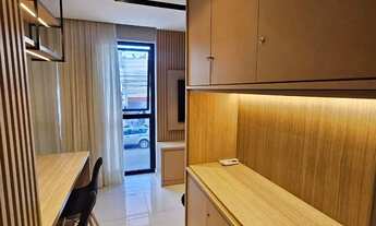 Imagem 2: Studio Alto Padrão Finamente Decorado na Barra 32m² com Varanda!