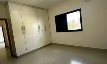 Imagem 7: Sobrado para aluguel e venda tem 390 metros quadrados com 4 quartos em Jardins Paris - Goi