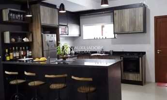 Imagem 5: Casa com 3 Suítes e Piscina - Aluguel Anual - Praia do Moçambique