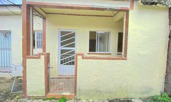 Imagem: Alugo em Rocha Miranda - Casa de vila