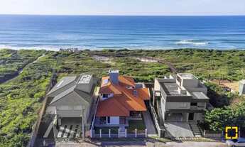 Imagem: Casa pé na areia no Morro das Pedras em