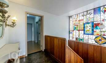 Imagem 2: Imóvel para venda possui 478 metros quadrados com 4 quartos em Rio Branco - Porto Alegre