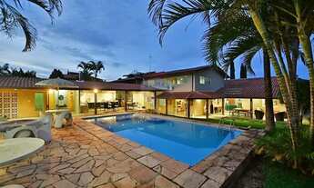 Imagem: À venda no Lago Norte Casa com 3 Suítes