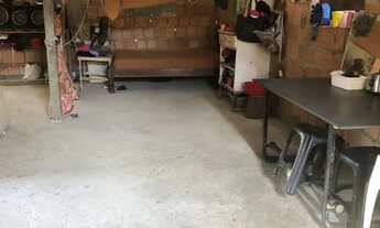 Imagem 7: Terreno com duas casas