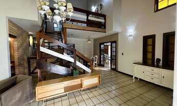 Imagem 5: Casa para aluguel e venda com 300 metros quadrados com 5 quartos.