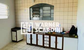 Imagem 7: Casa Espaçosa com 224m², 2 Quartos, Varanda e Garagem para 2 Carros