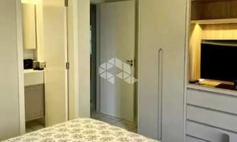 Imagem 4: Apartamento com 2 dormitórios sendo 1 suíte, com 1 vaga de garagem a 40m mar