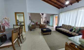 Imagem 2: Casa para venda possui 340 metros quadrados com 5 quartos, área de lazer completa