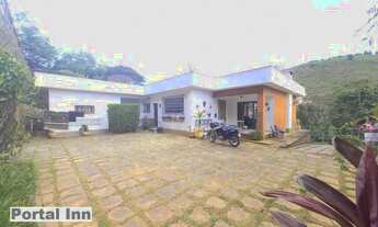 Imagem 4: Casa para Venda em Teresópolis, Albuquerque, 3 dormitórios, 2 suítes, 1 banheiro, 2 vagas