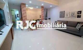 Imagem 2: LEBLON ! 3ª QUADRA DA PRAIA METRO .81 METROS, 02 QTS COM VAGA REFORMADISSIMO