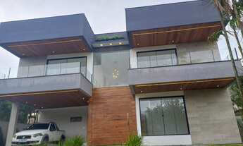 Imagem 3: Casa para venda tem 820 metros quadrados com 5 quartos