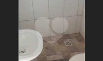 Imagem 2: Ótima casa duplex, em excelente localização }VP