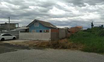 Imagem 4: A duas quadras da praia Guaratuba balneário Eliane