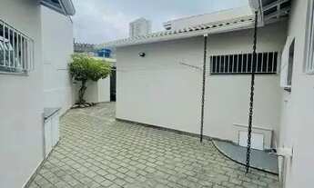 Imagem 4: Excelente casa térrea disponível para fins comerciais ou residenciais