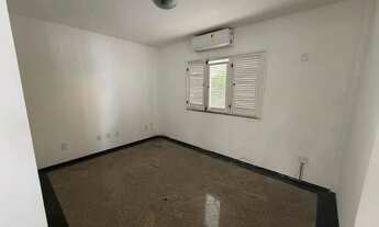 Imagem 6: Casa Alto Padrão no Calhau com 4 Quartos, Suíte Master e Vagas Cobertas