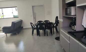 Imagem 7: Sobrado central Matinhos ano novo e na