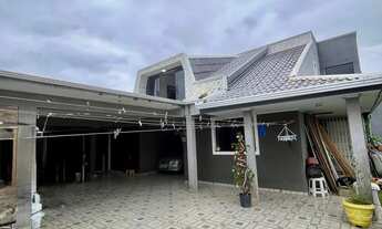 Imagem: Casa de esquina com 04 quartos