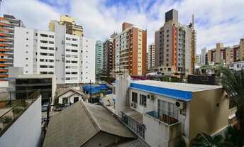 Imagem 6: APARTAMENTO AMPLO COM 4 QUARTOS SENDO 1 SUÍTE 2 VAGAS E SACADA COM CHURRASQUEIRA NO CENTRO