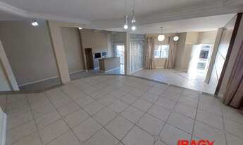 Imagem 2: Excelente Casa 4 dormitório(s) em João Paulo - Florianópolis